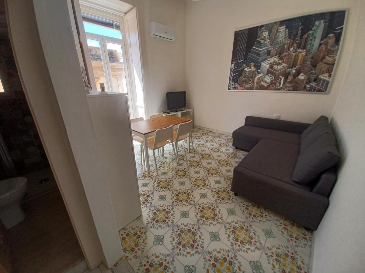 A Casa Di Nonna Ida, Nel Cuore Pulsante Di * Napoli